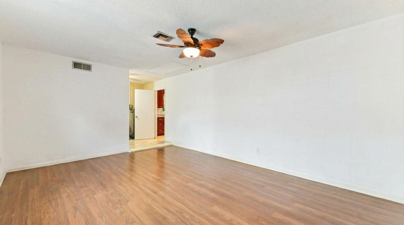 For Sale: $539,000 (4 beds, 2 baths, 1776 Square Feet)