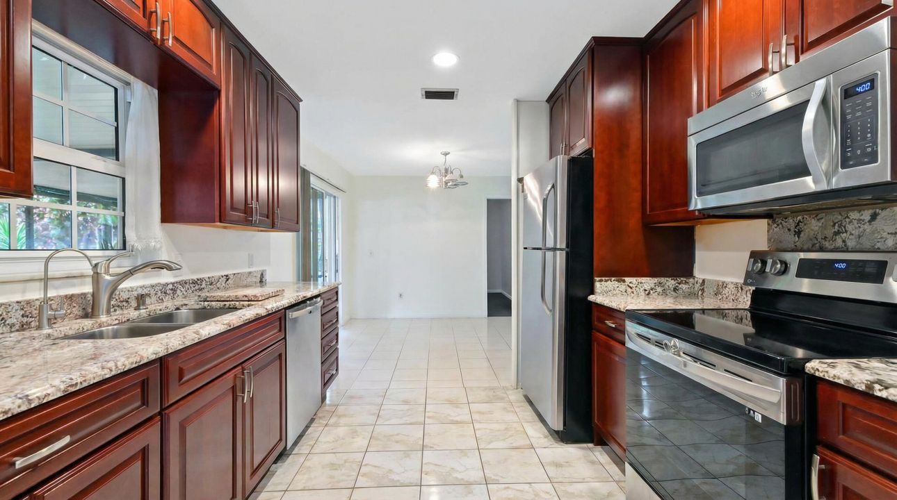 For Sale: $539,000 (4 beds, 2 baths, 1776 Square Feet)