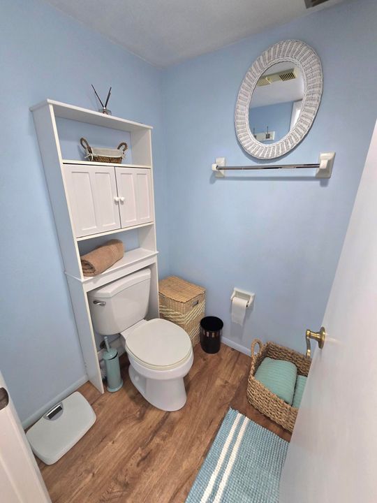 For Sale: $174,900 (2 beds, 2 baths, 874 Square Feet)