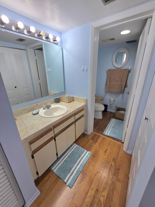 For Sale: $174,900 (2 beds, 2 baths, 874 Square Feet)