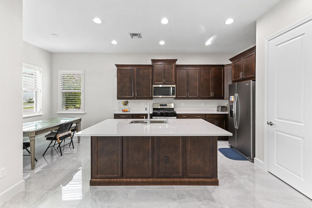 En Renta: $3,200 (3 camas, 3 baños, 2042 Pies cuadrados)