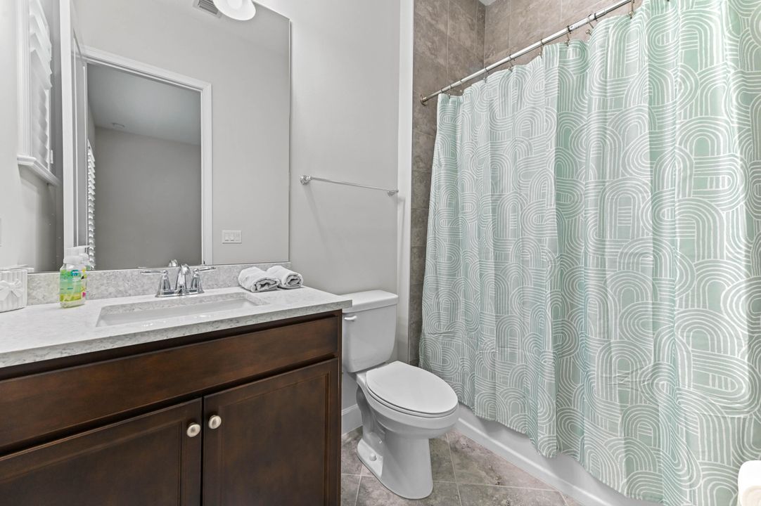 En Renta: $3,200 (3 camas, 3 baños, 2042 Pies cuadrados)