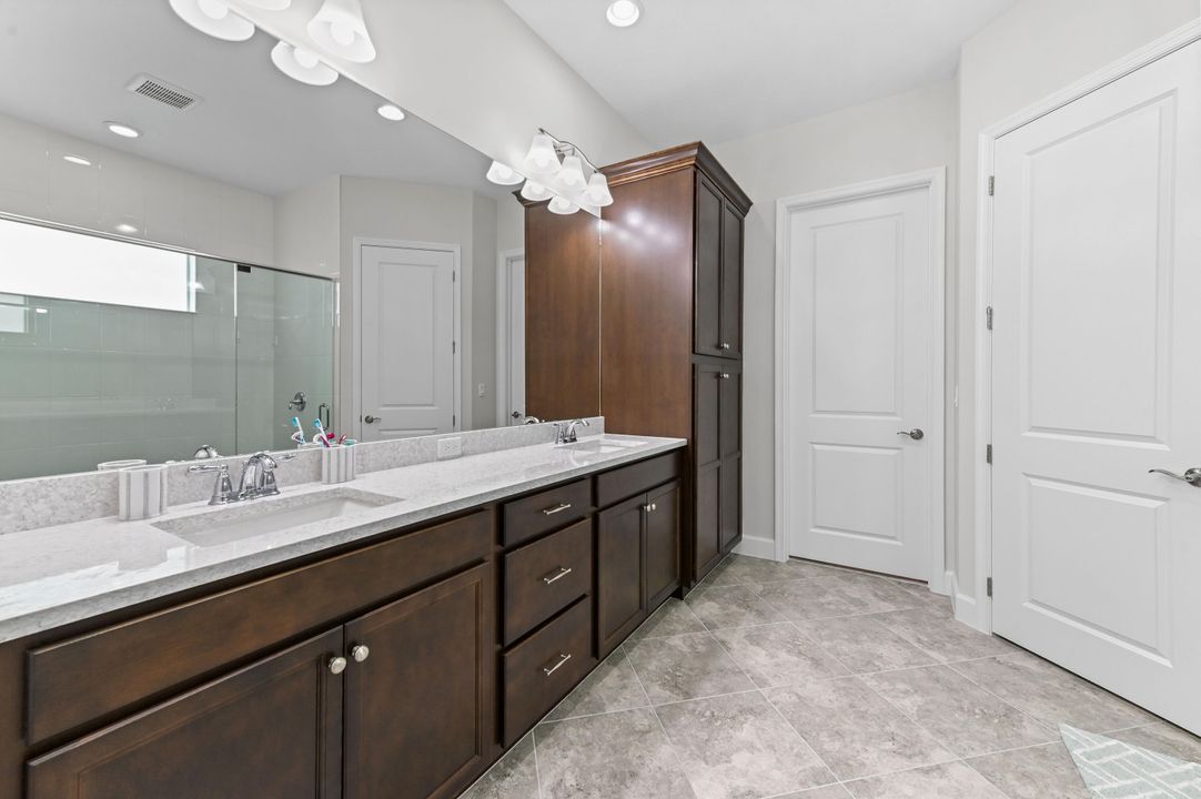 En Renta: $3,200 (3 camas, 3 baños, 2042 Pies cuadrados)