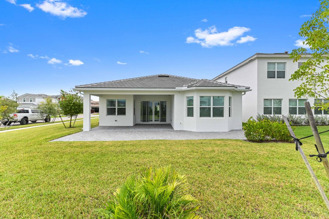 En Renta: $3,200 (3 camas, 3 baños, 2042 Pies cuadrados)