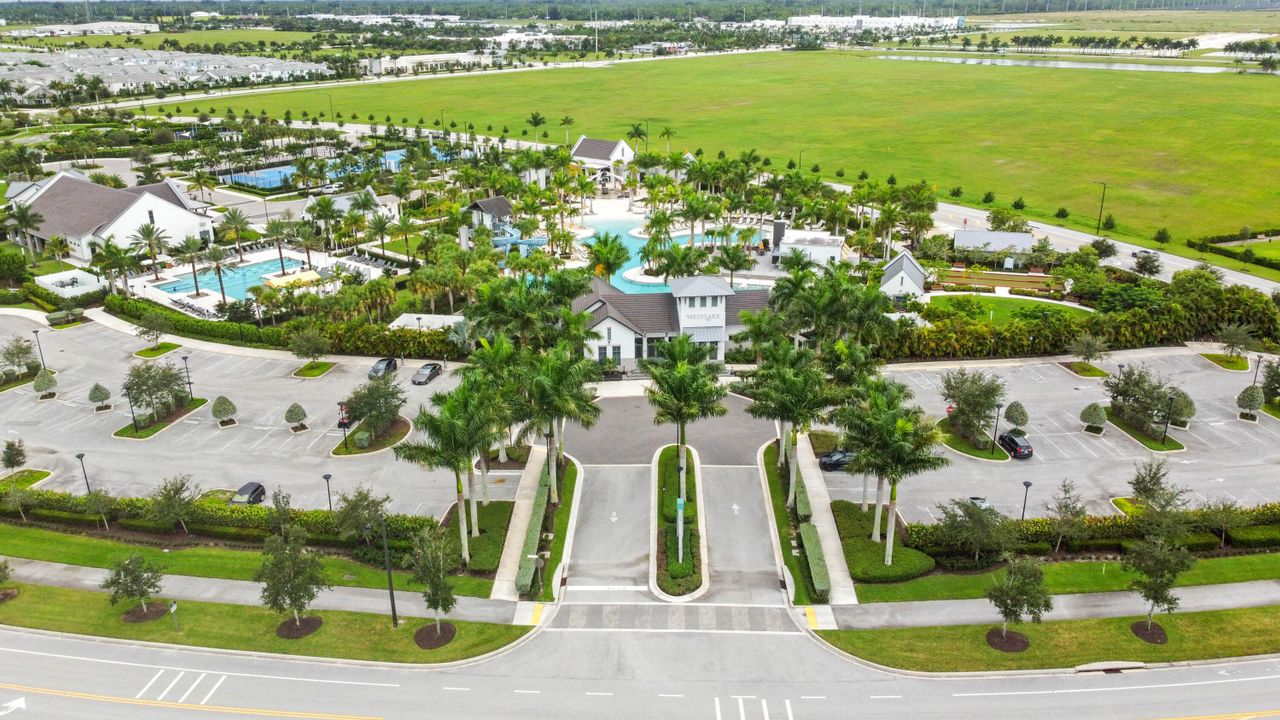 En Renta: $3,200 (3 camas, 3 baños, 2042 Pies cuadrados)