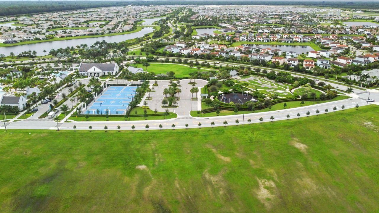 En Renta: $3,200 (3 camas, 3 baños, 2042 Pies cuadrados)