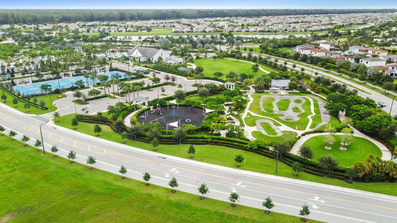 En Renta: $3,200 (3 camas, 3 baños, 2042 Pies cuadrados)