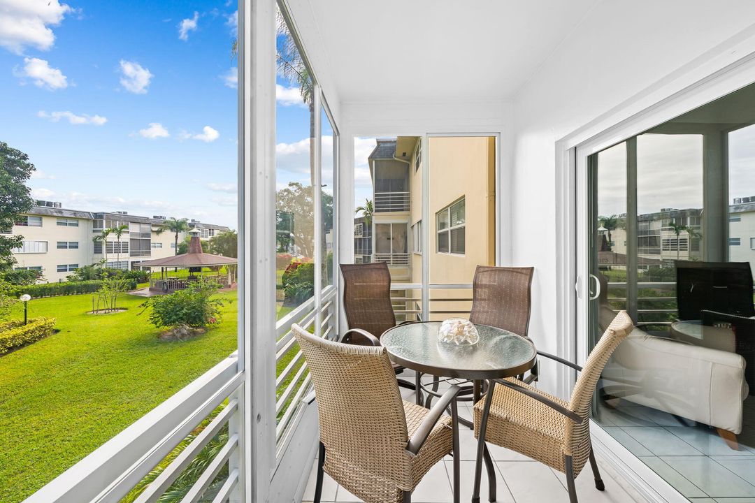 For Sale: $147,999 (2 beds, 2 baths, 870 Square Feet)