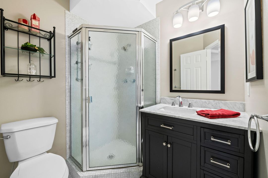 For Sale: $147,999 (2 beds, 2 baths, 870 Square Feet)