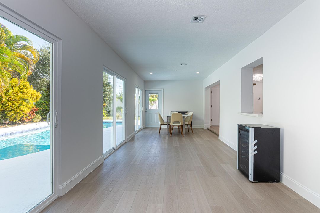 待售: $1,100,000 (3 贝兹, 2 浴室, 1573 平方英尺)