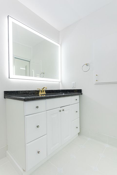 待售: $1,100,000 (3 贝兹, 2 浴室, 1573 平方英尺)