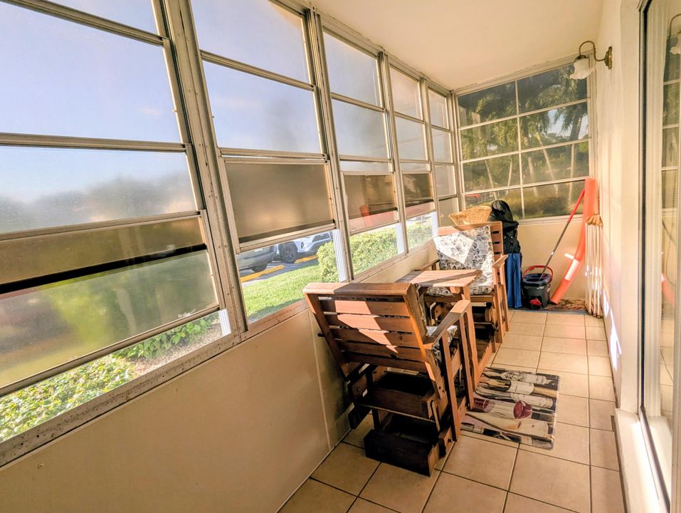 На продажу: $95,000 (1 спален, 1 ванн, 646 Квадратных фут)