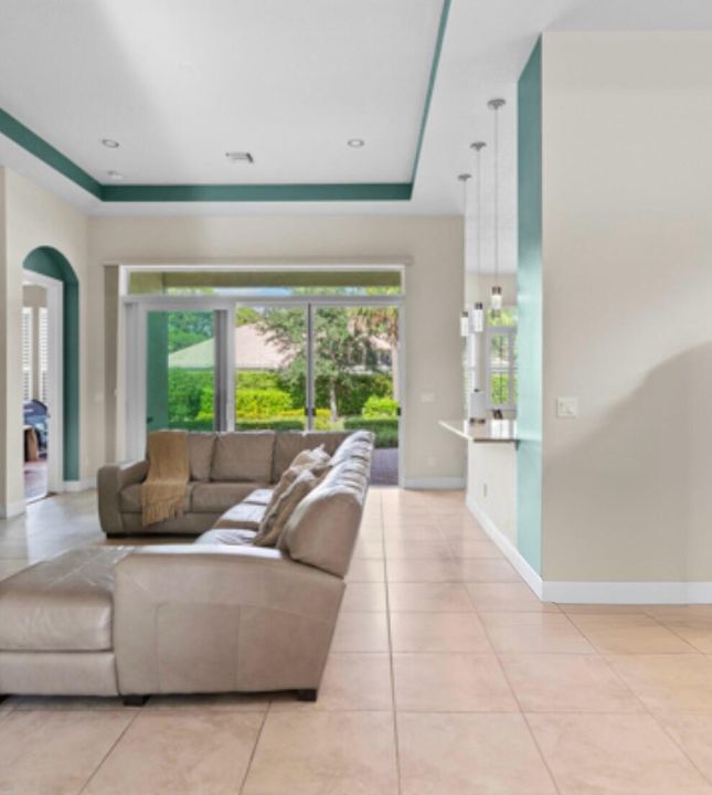 For Sale: $450,000 (3 beds, 2 baths, 1842 Square Feet)