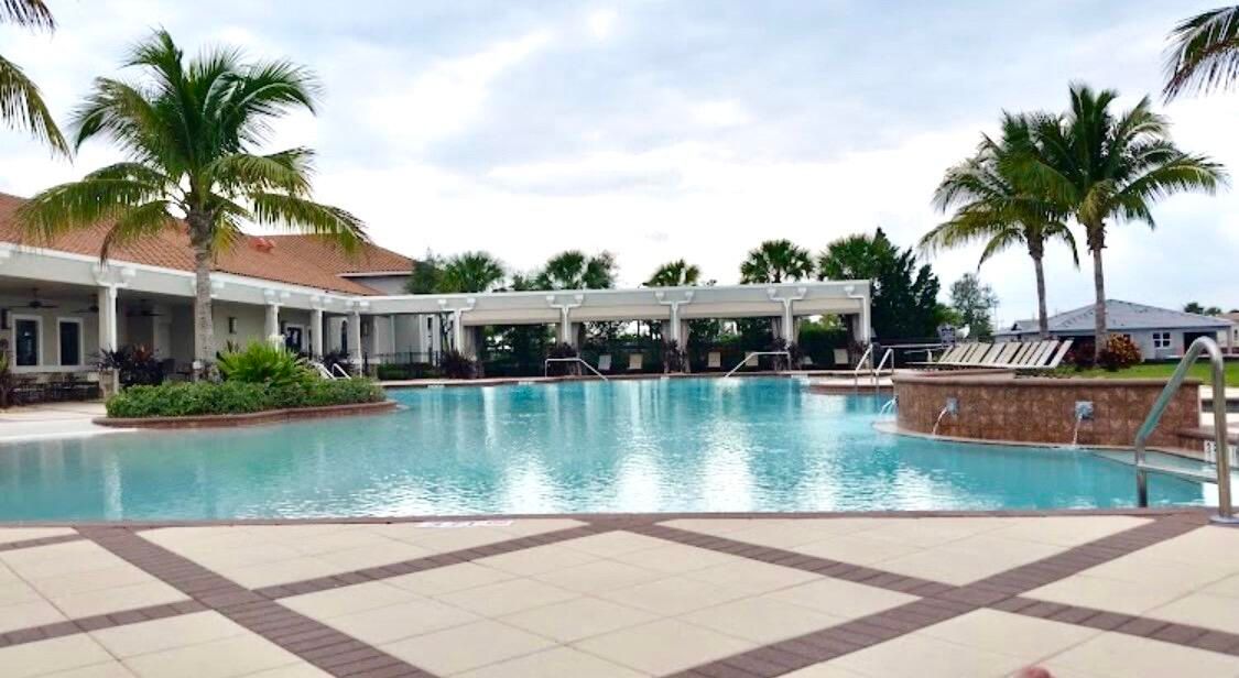 For Sale: $450,000 (3 beds, 2 baths, 1842 Square Feet)