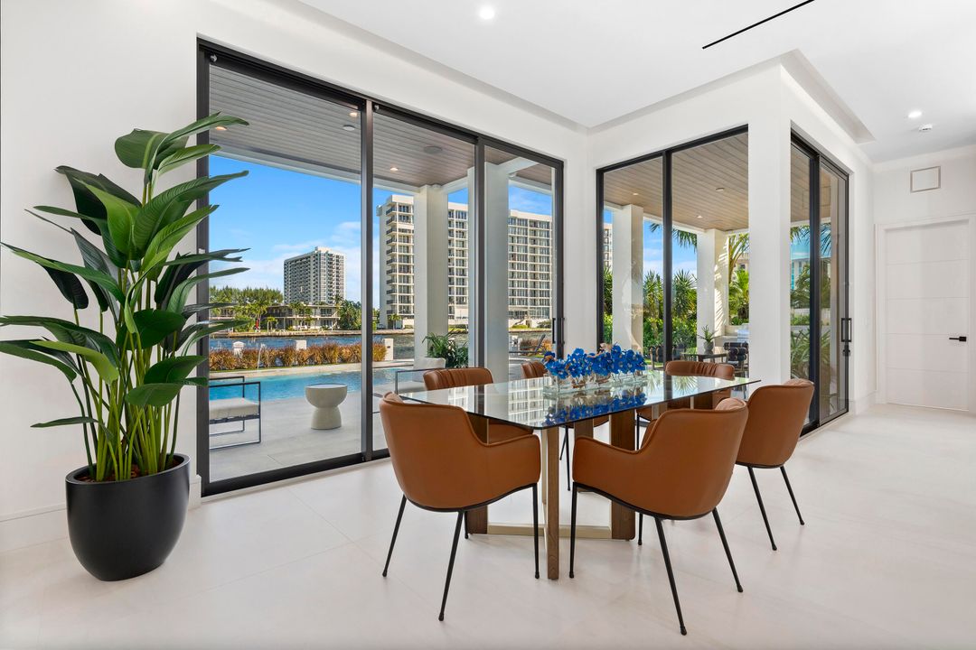 For Sale: $9,995,000 (5 beds, 5 baths, 5600 Square Feet)