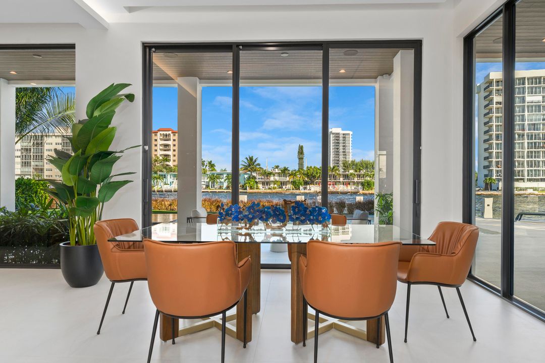 For Sale: $9,995,000 (5 beds, 5 baths, 5600 Square Feet)