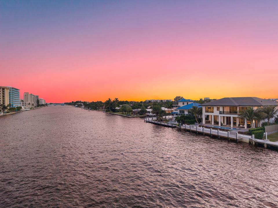 For Sale: $9,995,000 (5 beds, 5 baths, 5600 Square Feet)