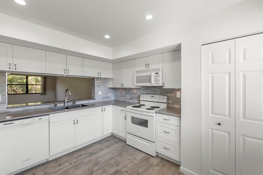 For Rent: $3,000 (2 beds, 2 baths, 1263 Square Feet)