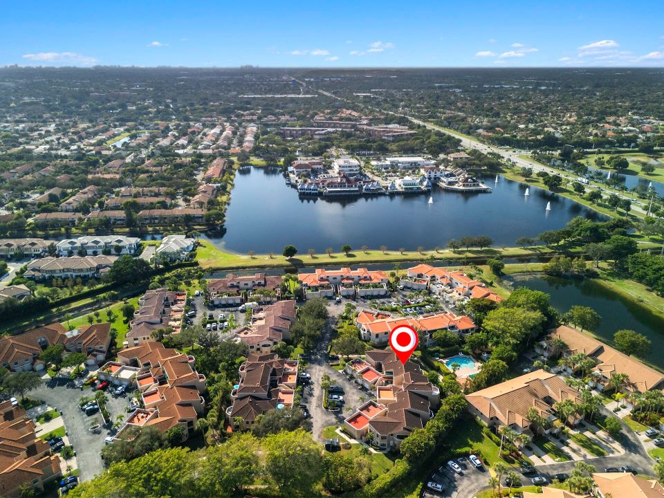 For Rent: $3,000 (2 beds, 2 baths, 1263 Square Feet)