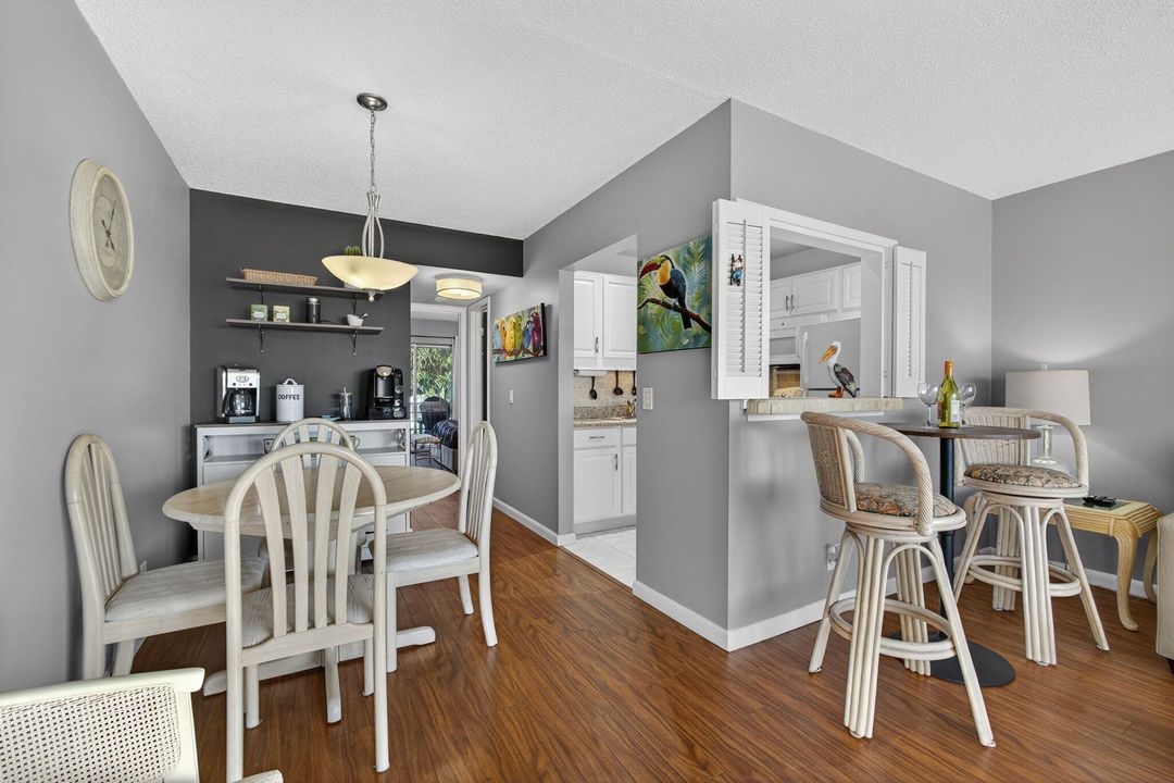 For Sale: $98,000 (1 beds, 1 baths, 585 Square Feet)