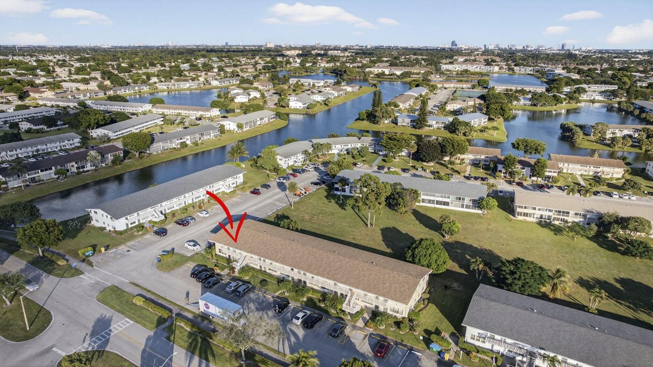 For Sale: $98,000 (1 beds, 1 baths, 585 Square Feet)