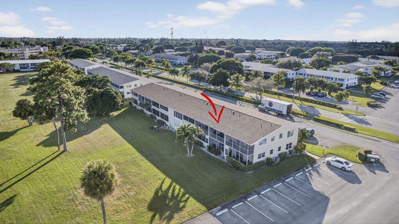 For Sale: $98,000 (1 beds, 1 baths, 585 Square Feet)