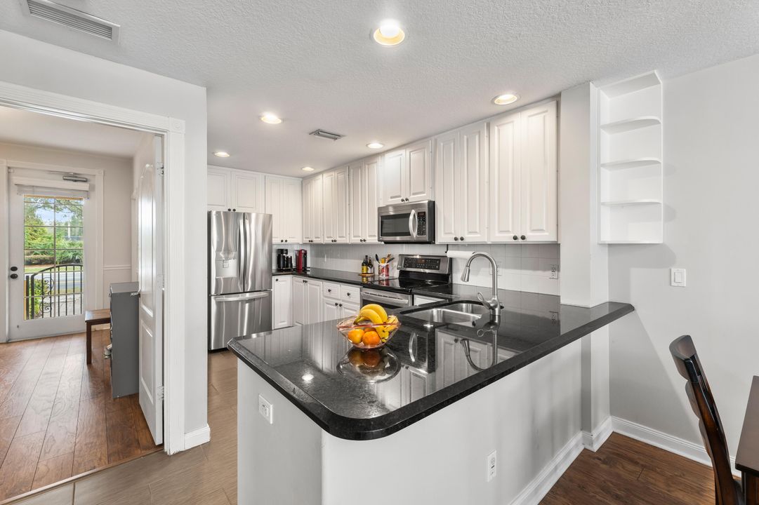 На продажу: $650,000 (4 спален, 3 ванн, 1830 Квадратных фут)