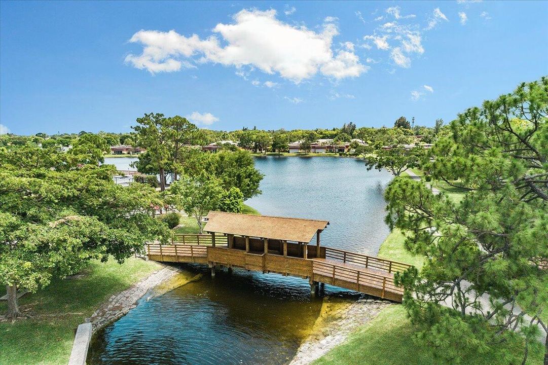 For Sale: $249,900 (2 beds, 2 baths, 941 Square Feet)