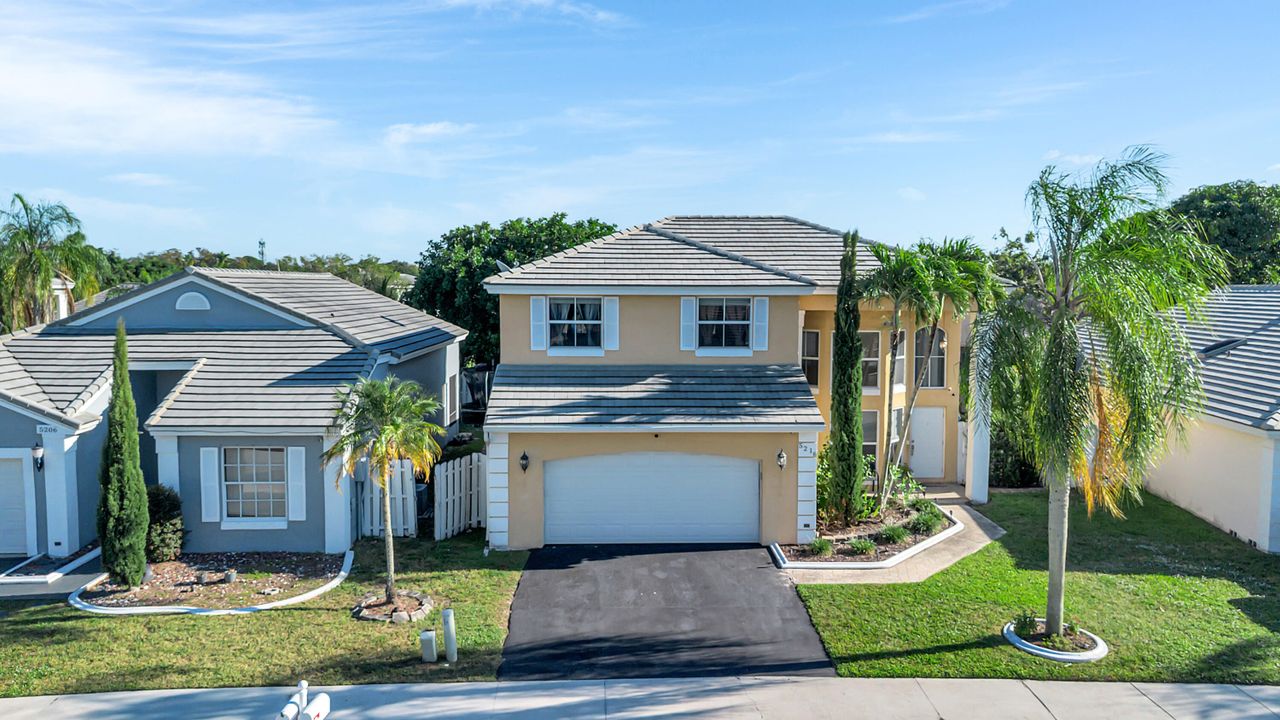 For Sale: $625,000 (3 beds, 2 baths, 1664 Square Feet)