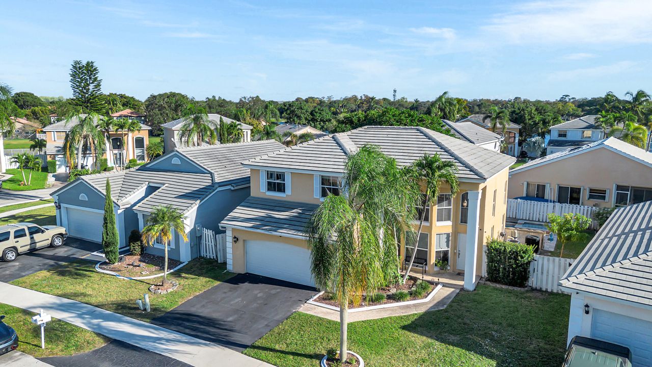 For Sale: $625,000 (3 beds, 2 baths, 1664 Square Feet)