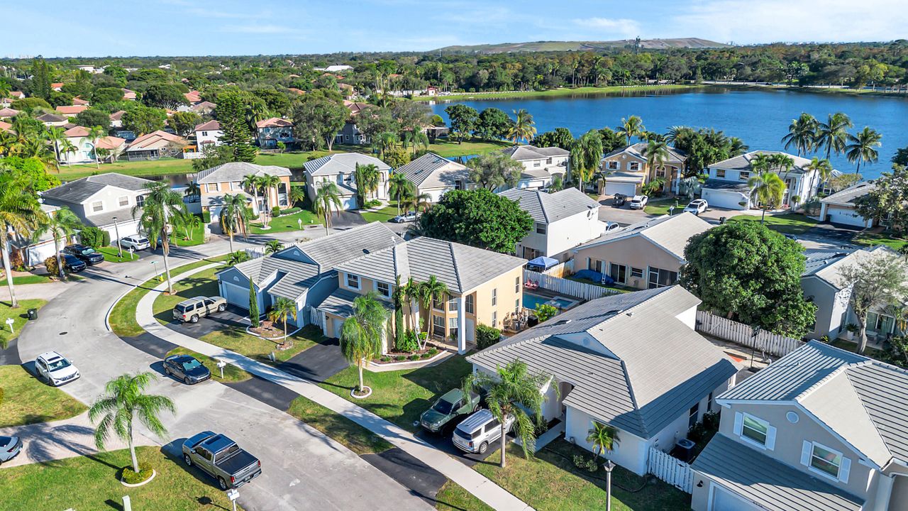 For Sale: $625,000 (3 beds, 2 baths, 1664 Square Feet)