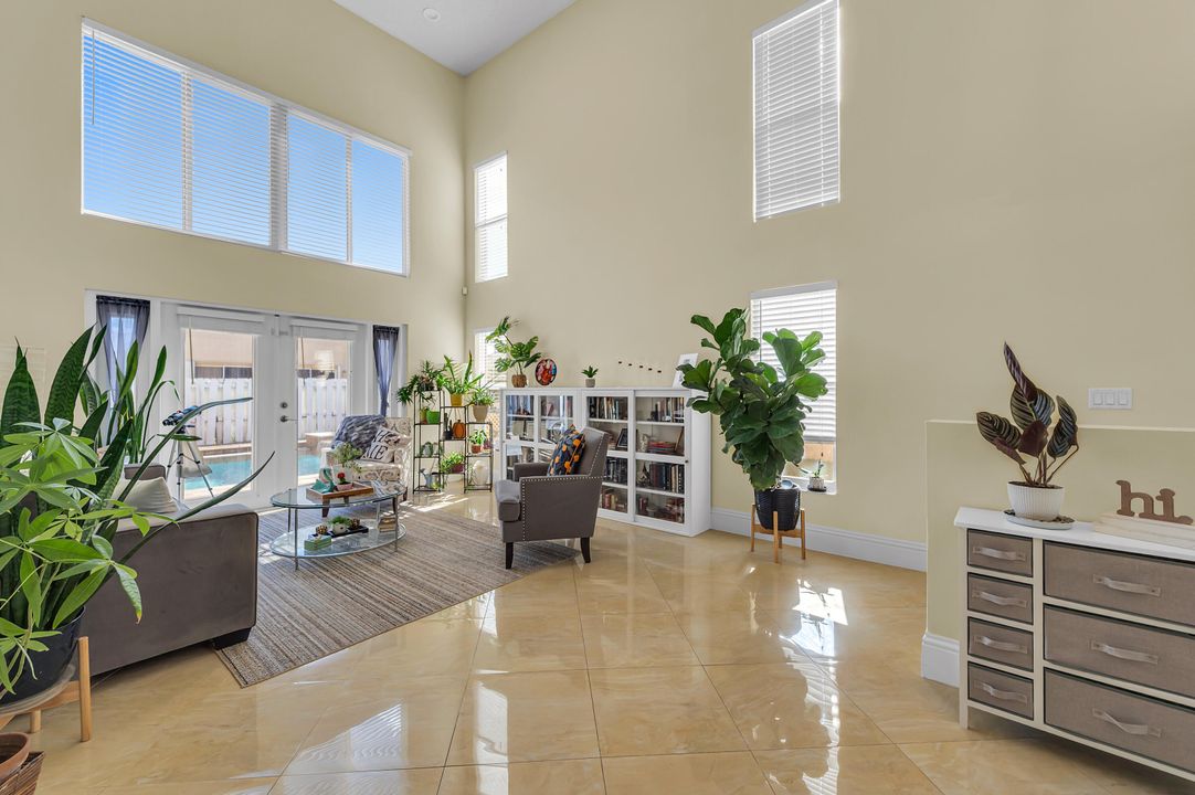 For Sale: $625,000 (3 beds, 2 baths, 1664 Square Feet)