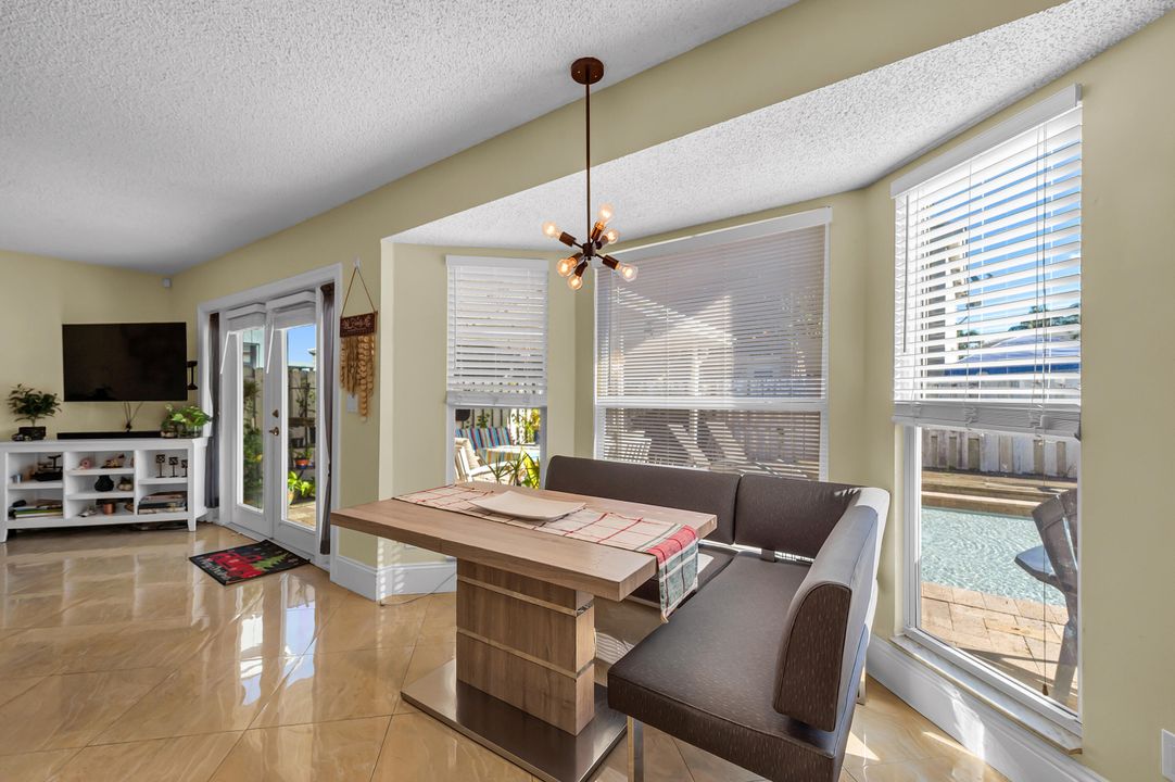 For Sale: $625,000 (3 beds, 2 baths, 1664 Square Feet)