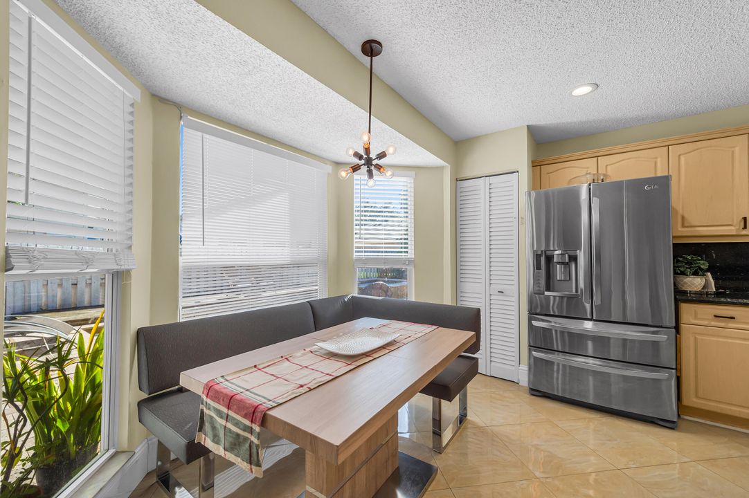 For Sale: $625,000 (3 beds, 2 baths, 1664 Square Feet)