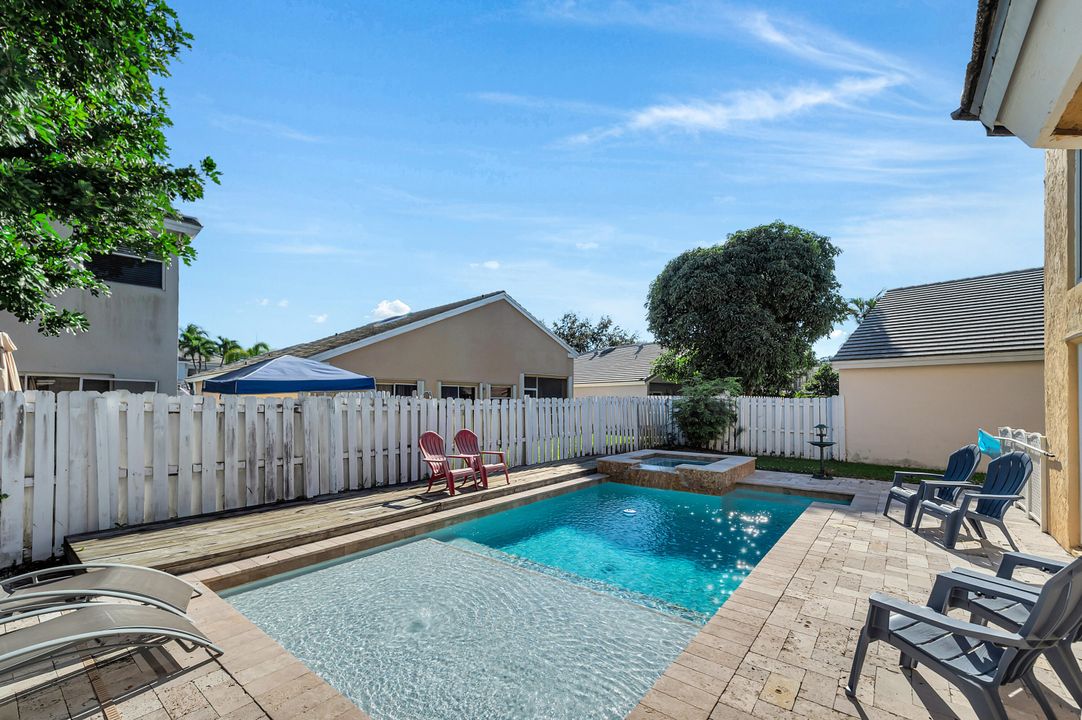 For Sale: $625,000 (3 beds, 2 baths, 1664 Square Feet)