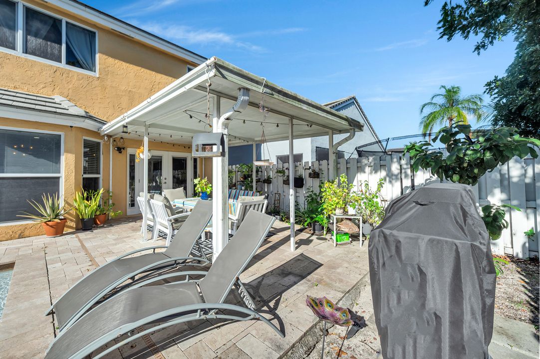 For Sale: $625,000 (3 beds, 2 baths, 1664 Square Feet)