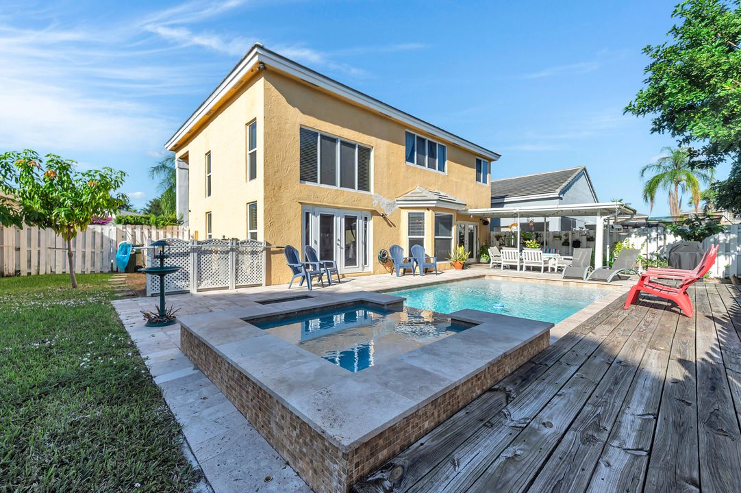 For Sale: $625,000 (3 beds, 2 baths, 1664 Square Feet)