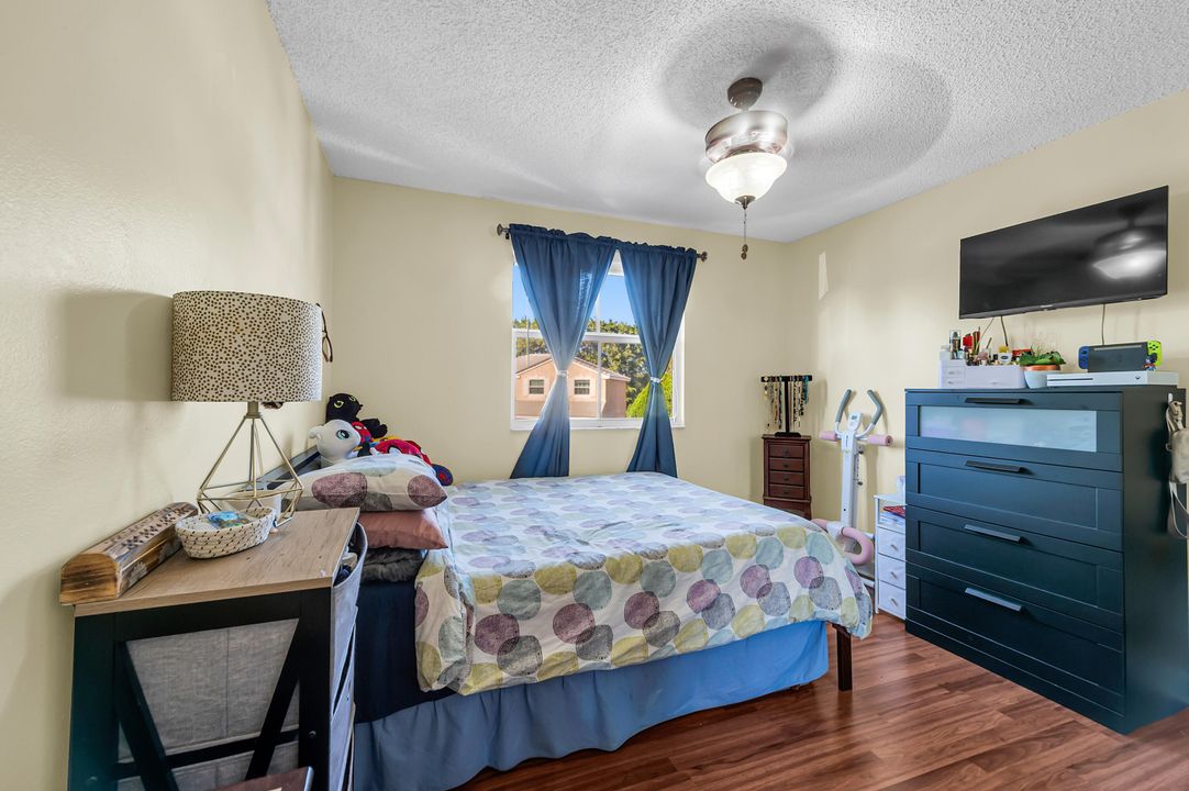 For Sale: $625,000 (3 beds, 2 baths, 1664 Square Feet)