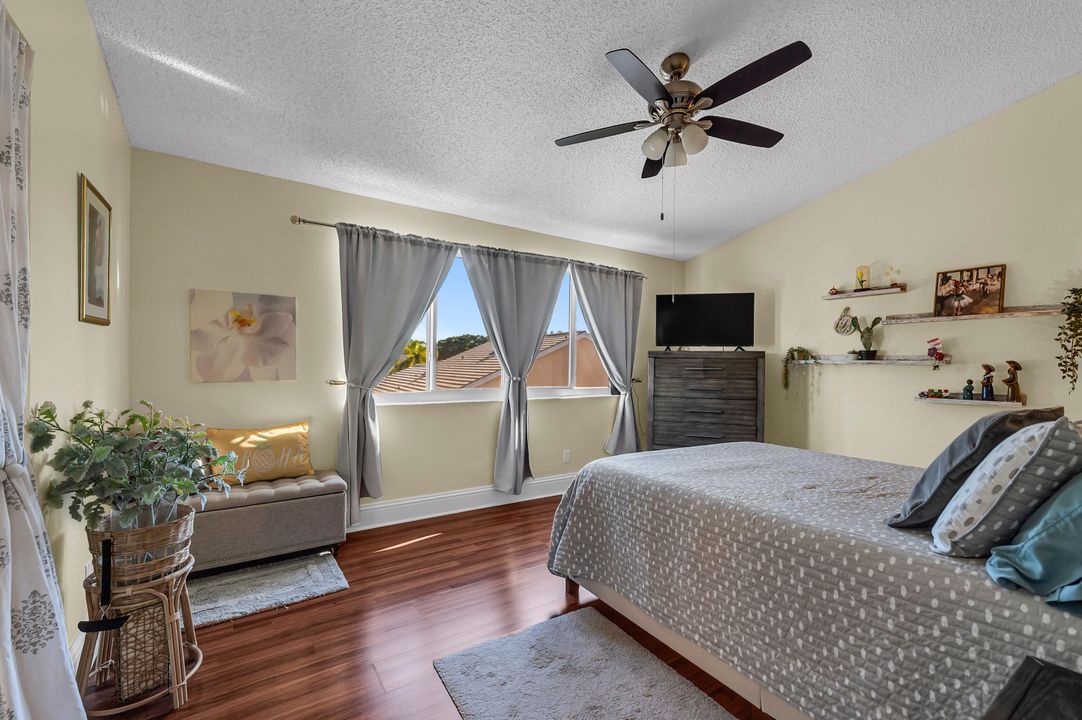 For Sale: $625,000 (3 beds, 2 baths, 1664 Square Feet)