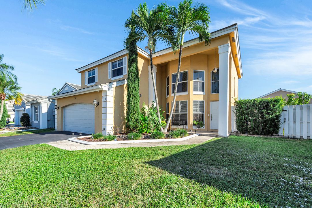 For Sale: $625,000 (3 beds, 2 baths, 1664 Square Feet)