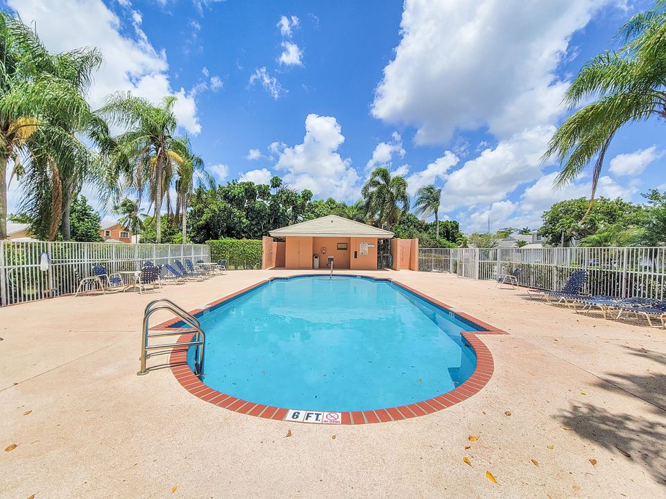 For Sale: $625,000 (3 beds, 2 baths, 1664 Square Feet)