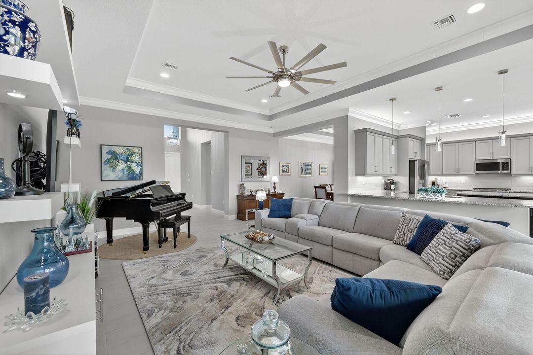 待售: $769,000 (3 贝兹, 2 浴室, 2580 平方英尺)