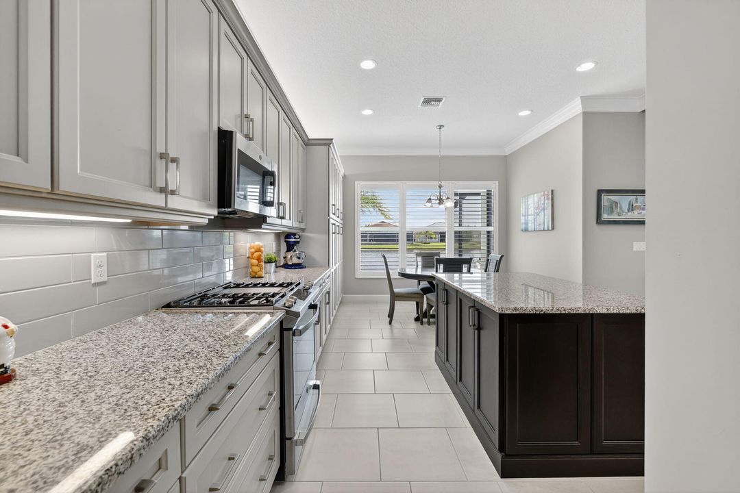 待售: $769,000 (3 贝兹, 2 浴室, 2580 平方英尺)