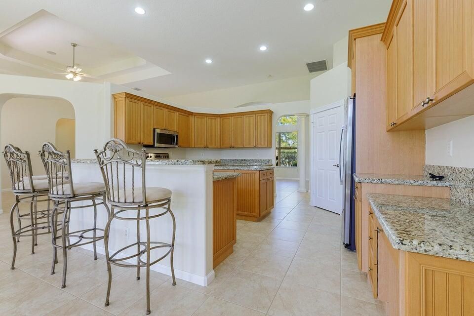 For Rent: $4,500 (4 beds, 3 baths, 2912 Square Feet)