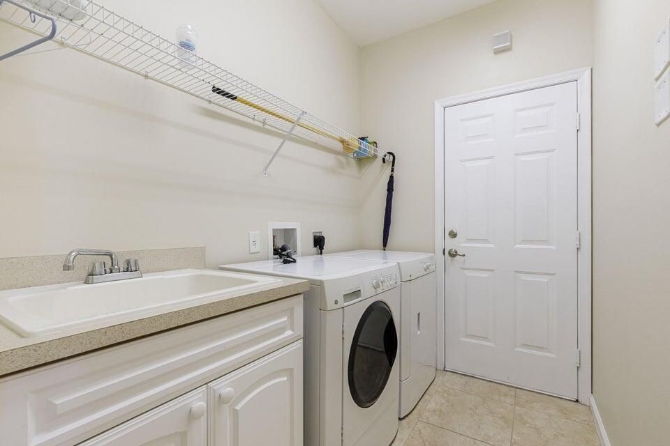 For Rent: $4,500 (4 beds, 3 baths, 2912 Square Feet)