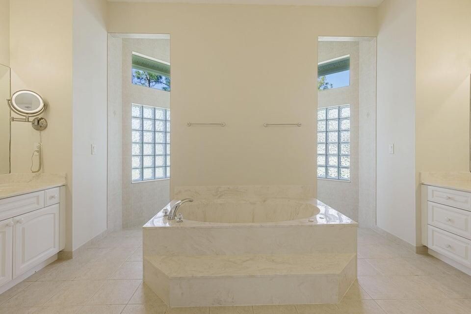 For Rent: $4,500 (4 beds, 3 baths, 2912 Square Feet)