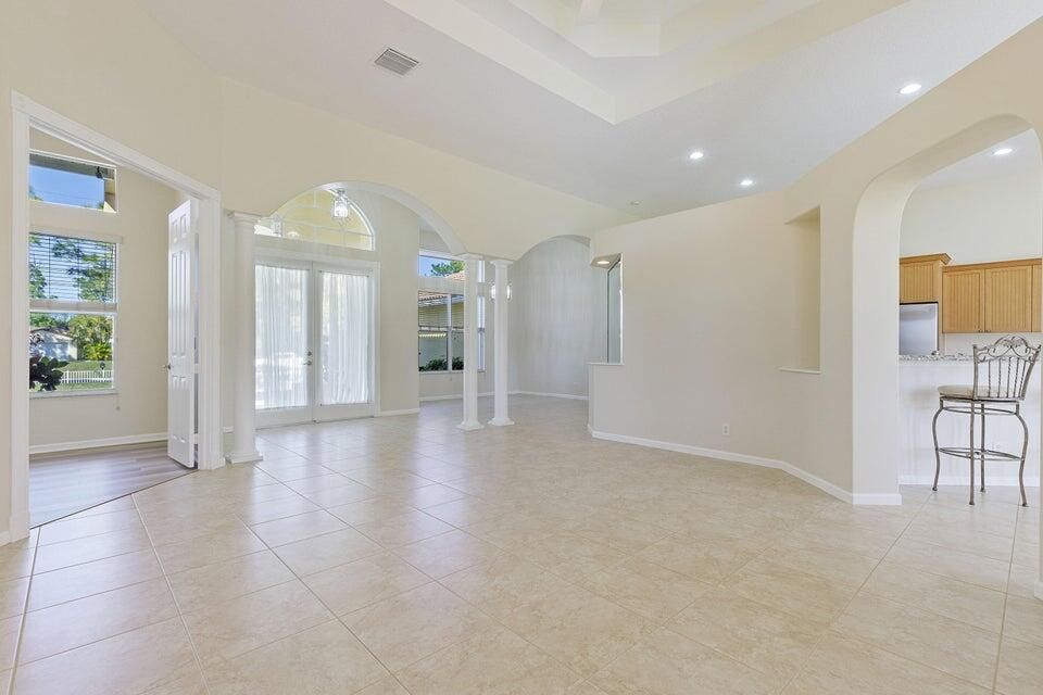 For Rent: $4,500 (4 beds, 3 baths, 2912 Square Feet)