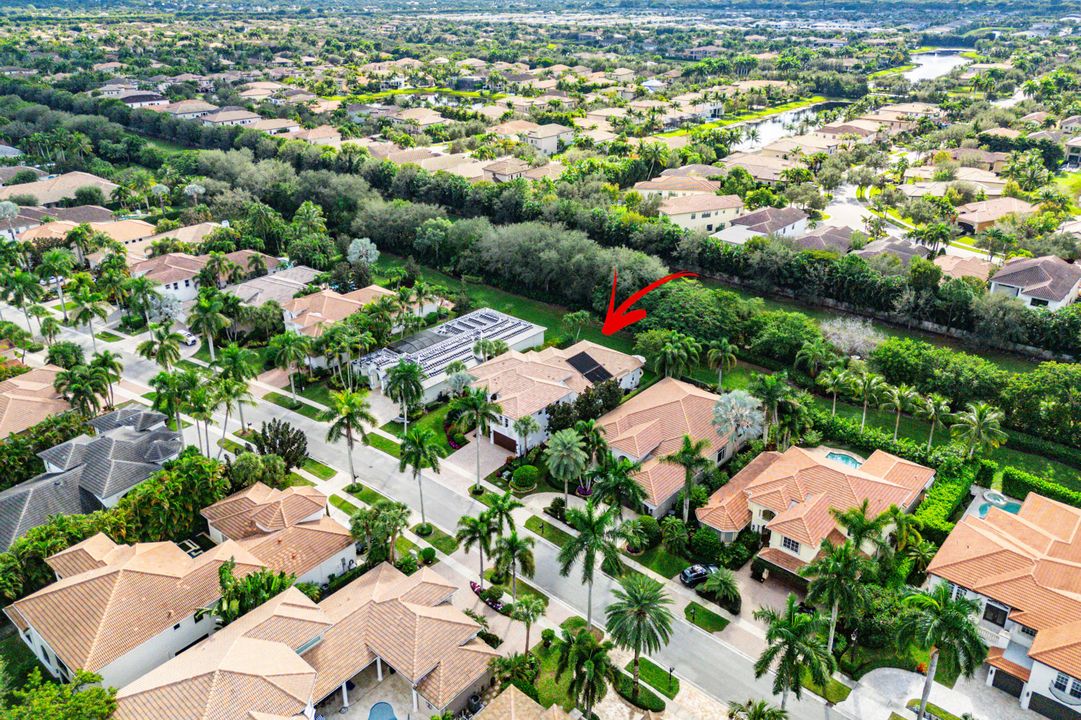 For Sale: $2,950,000 (5 beds, 5 baths, 4534 Square Feet)