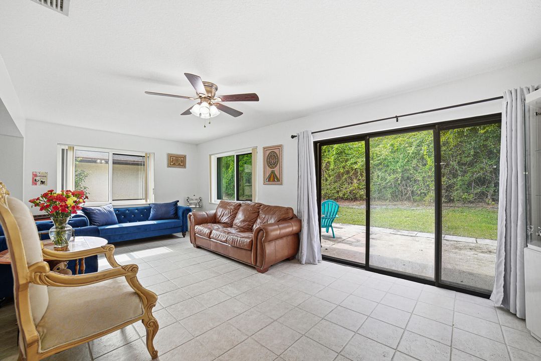 En Venta: $330,000 (2 camas, 2 baños, 1494 Pies cuadrados)