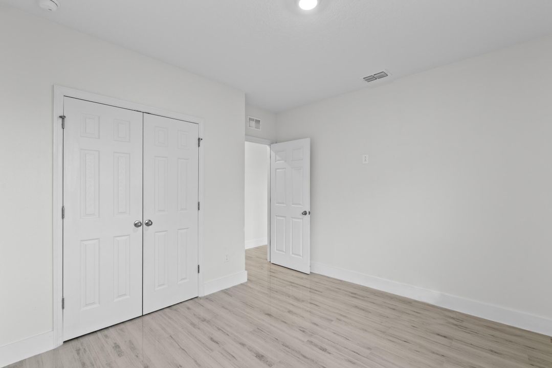 出租: $3,350 (5 贝兹, 3 浴室, 2674 平方英尺)